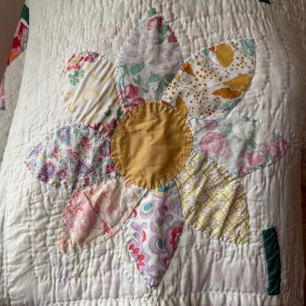 1930s‎ Reworked Flower Quilt - Picture 4 of 13